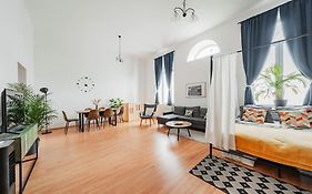 117 M² Near Nussdorferstrasse